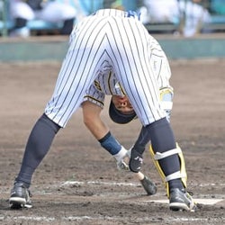 阪神・ドラ1佐藤輝 粘り勝ち DeNA・阪口に11球投げさせ四球