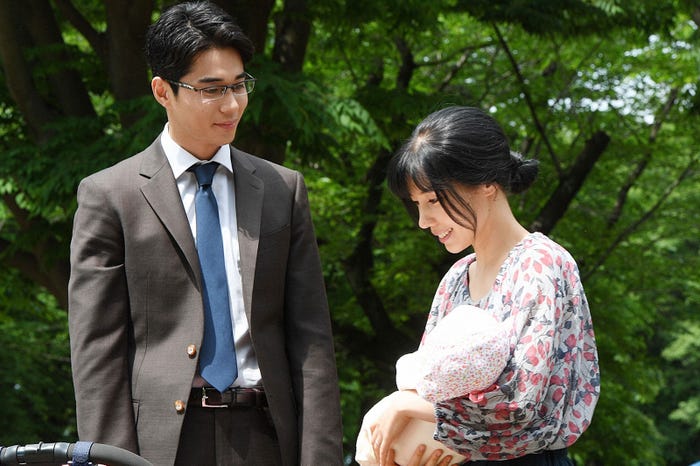 東出昌大、仲里依紗/「あなたのことはそれほど」第6話より(画像提供:TBS)