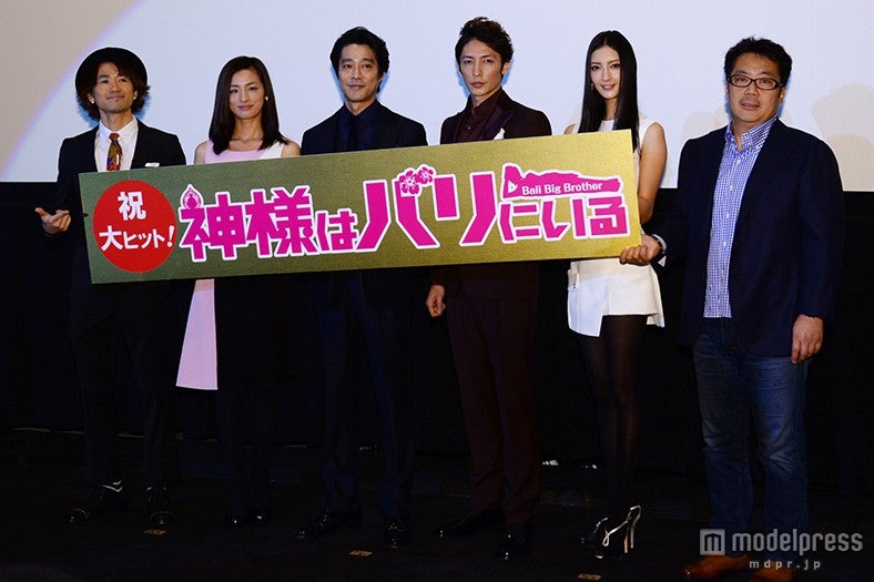 （左から）ナオト・インティライミ、尾野真千子、堤真一、玉木宏、菜々緒、李闘士男監督