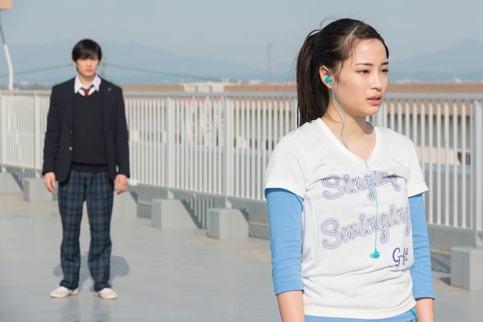 切ない恋愛模様も見どころ!/映画「チア☆ダン~女子高生がチアダンスで全米制覇しちゃったホントの話~」場面カット(C)2017映画「チア☆ダン」製作委員会