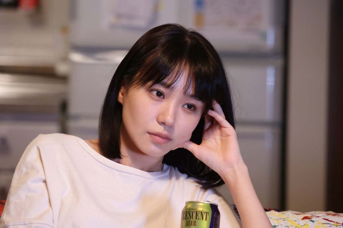 奈緒「あなたがしてくれなくても」第1話より(C)フジテレビ