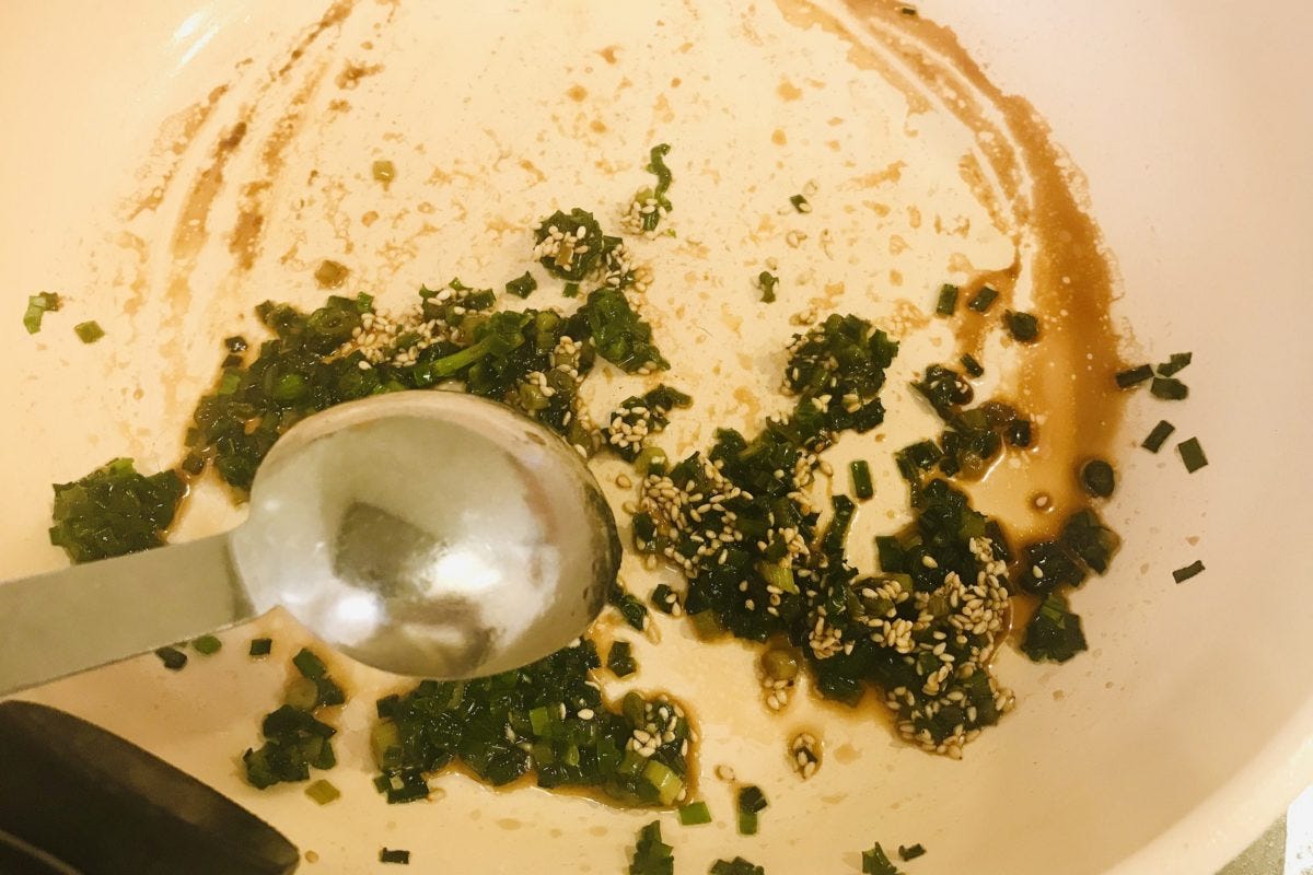 ネギ鶏油卵かけごはん