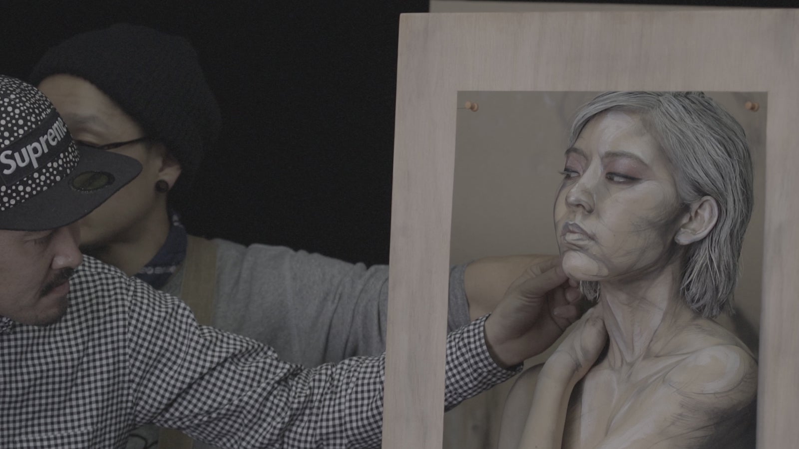 宮脇咲良・ＷＥＢムービー 「絵画に隠されたヒミツ」（提供写真）