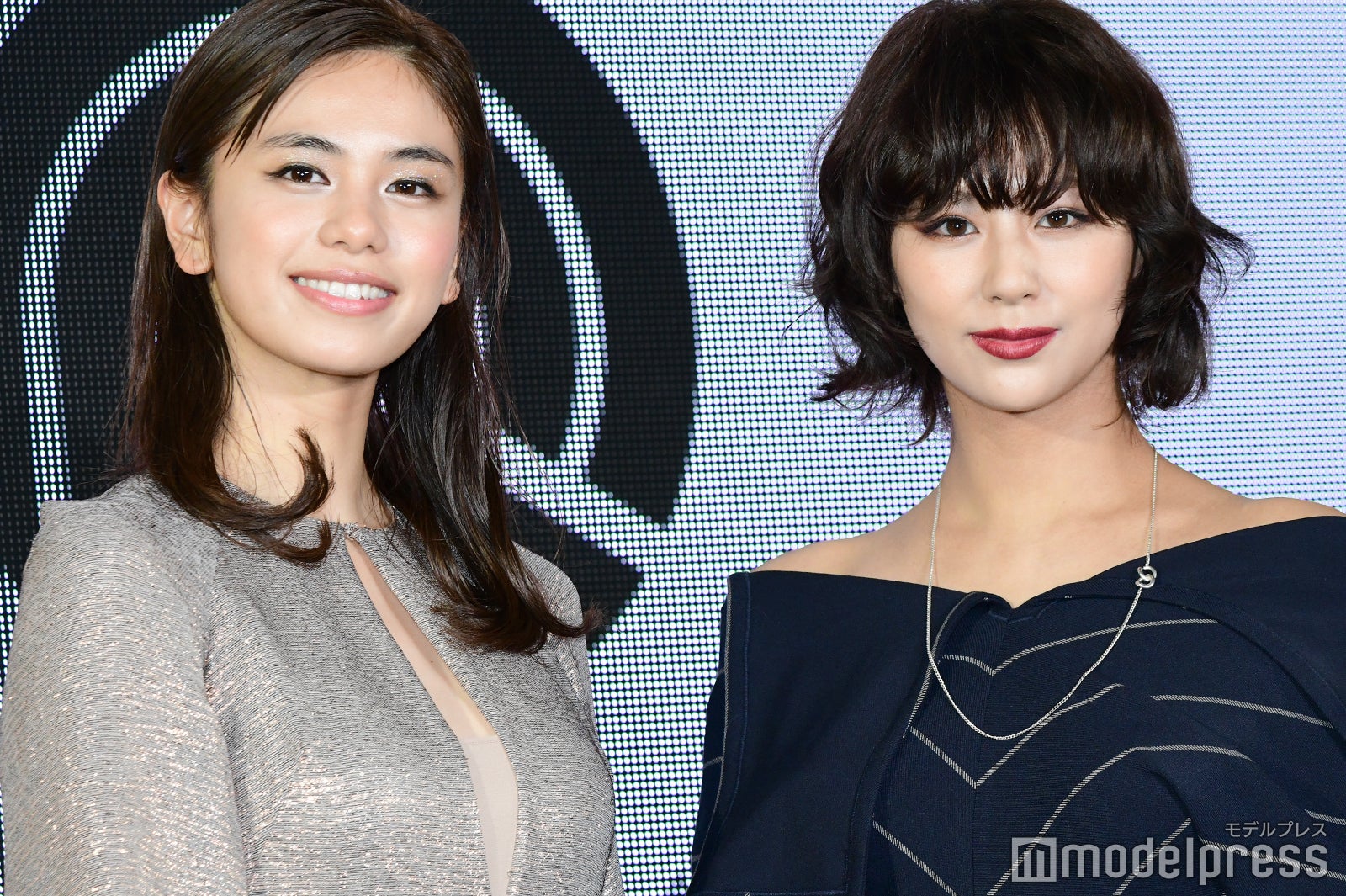 （左から）佐藤晴美、西内まりや（C）モデルプレス