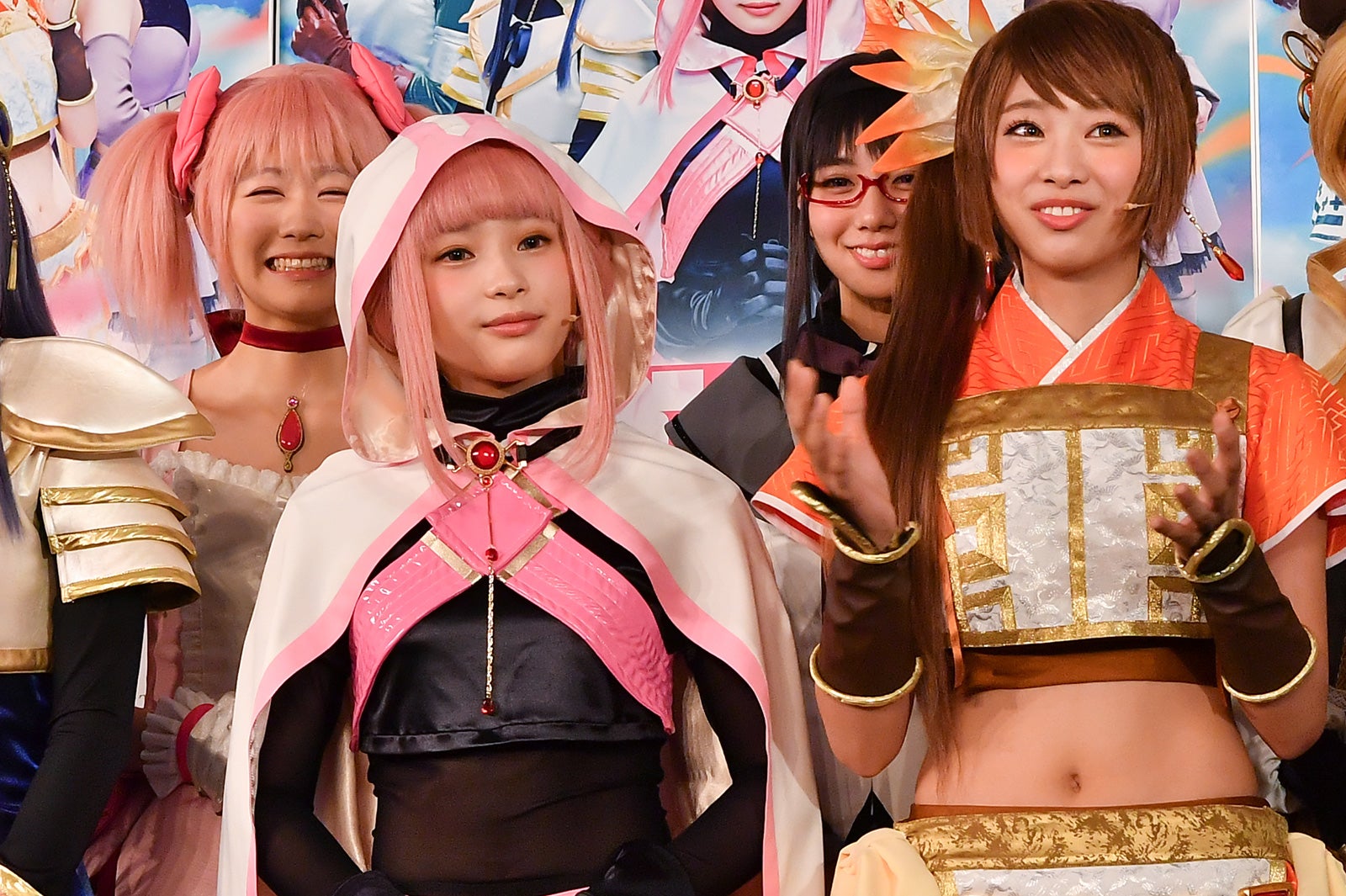 柿崎芽実、富田鈴花 （C）モデルプレス