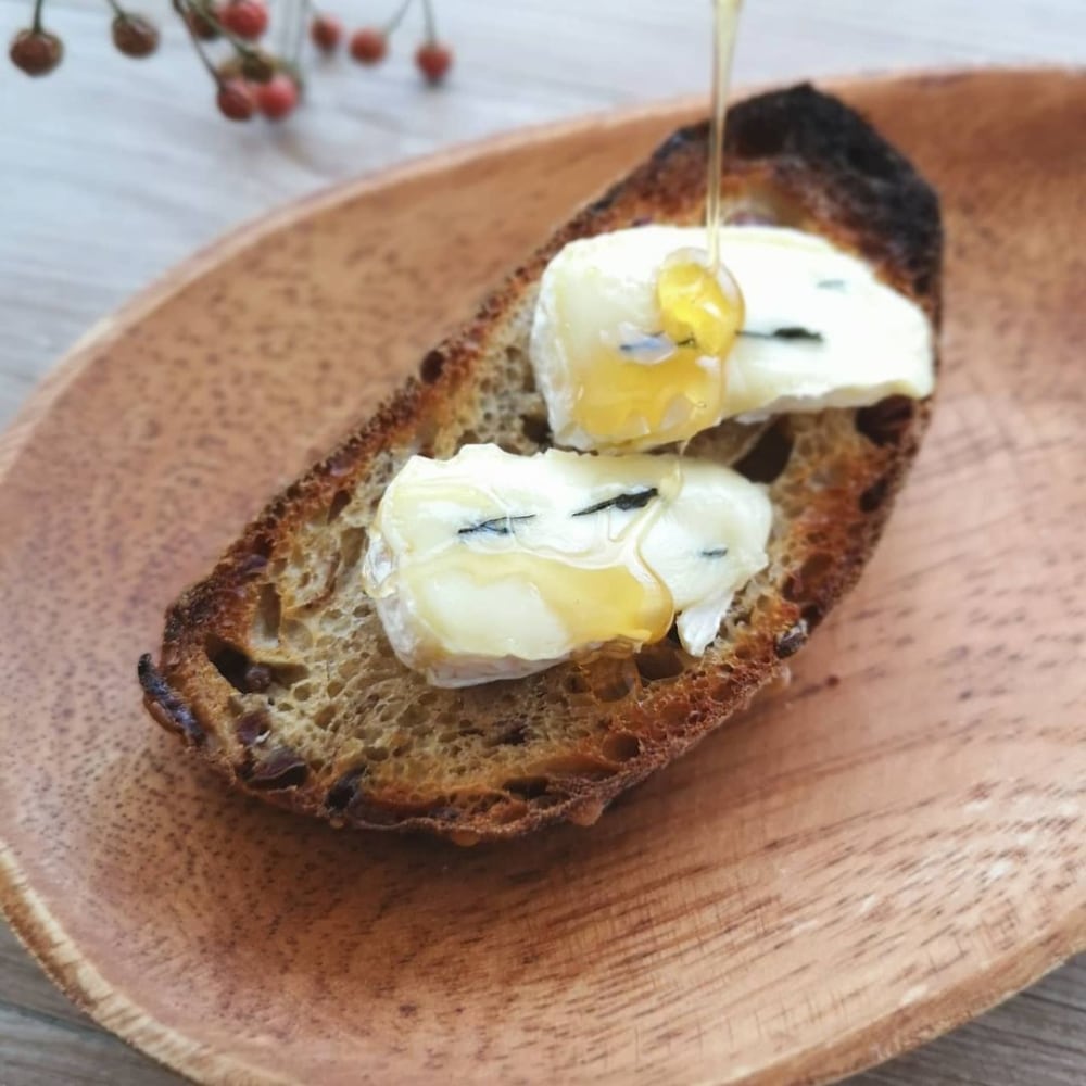 カントリーフレンチ発芽ライ＆デーツ