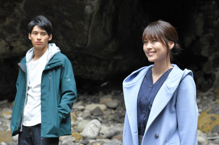 岡田健史、有村架純/「中学聖日記」第9話より(C)TBS