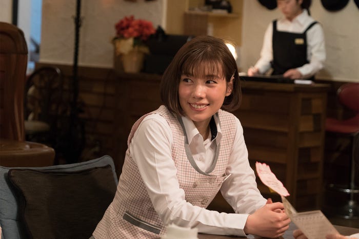 仲里依紗/『ホリデイラブ番外編~10年前の2人・高森夫妻編~』 より(提供画像)