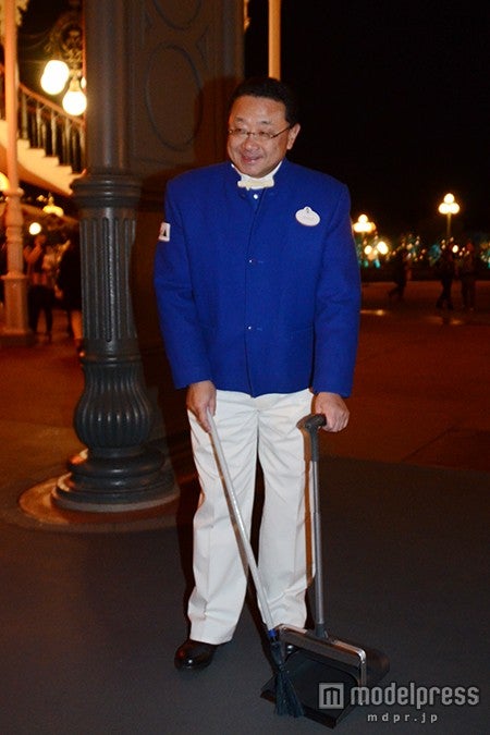 カストーディアル姿の上西氏