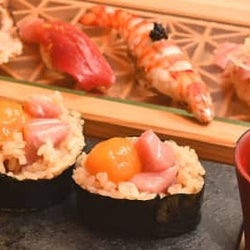 まるで卵かけごはんのような太巻きが絶品!恵比寿の寿司の新店が話題だ!