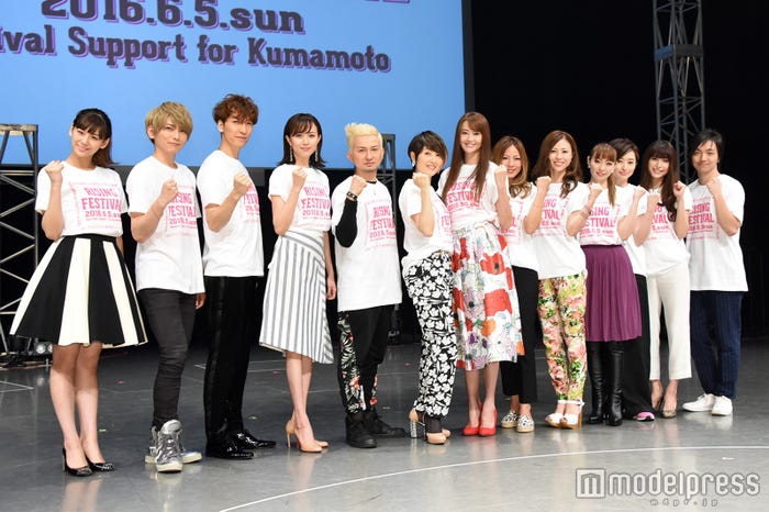 (左から)西内まりや、鍵本輝(Lead)、橘慶太(w-inds.)、比嘉愛未、ISSA(DA PUMP)、荻野目洋子、観月ありさ、MAX(LINA、NANA、MINA)、島袋寛子、上原多香子、三浦大知(C)モデルプレス
