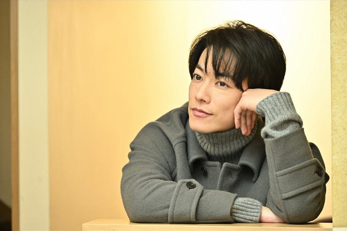 佐藤健/ 「100万回 言えばよかった」第2話より(C)TBS