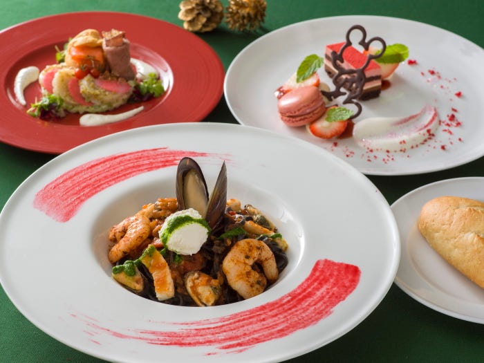 スペシャルセット3,600円・提供店舗:「イーストサイド・カフェ」(C)Disney