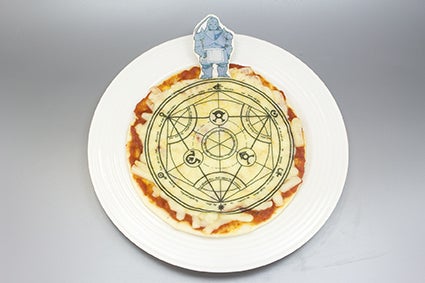 錬成陣ピザ ある（C）荒川弘／鋼の錬金術師製作委員会・MBS