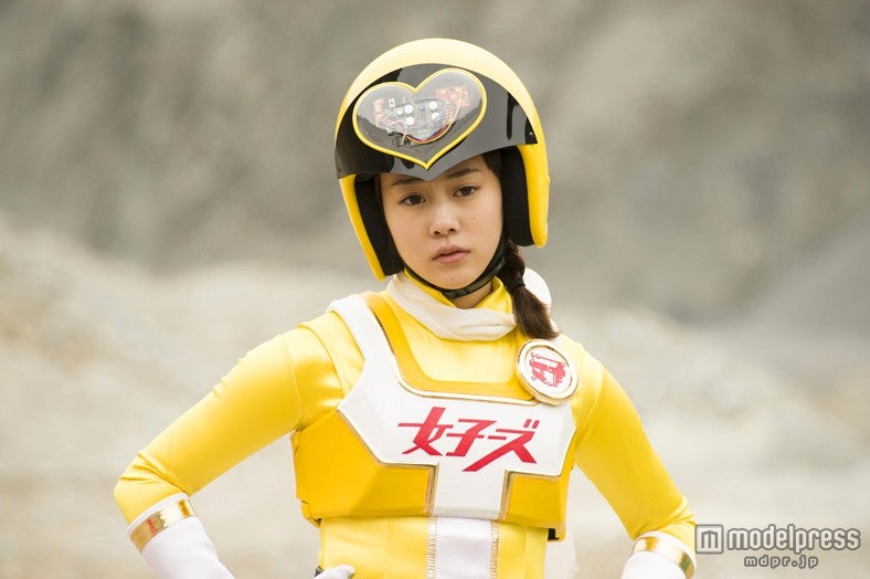 女子イエローを演じる高畑充希（C）2014「女子ーズ」製作委員会
 