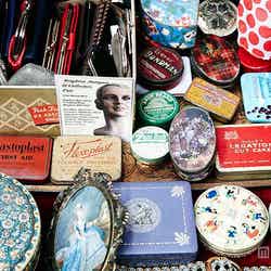 可愛いイギリス雑貨の掘り出し物が見つかるマーケット（C）VisitBritain／Joanna Henderson