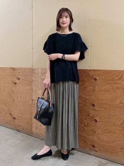 黒ブラウス コーデ 黒ブラウスコーデ3