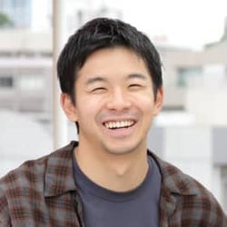 仲野太賀 チョロ知らない 父 中野英雄からの激励メッセージに照れくさそうな笑顔 モデルプレス 仲野太賀 チョロ知らない 父 中野英雄からの激励メッセージに照れくさそうな笑顔 モデルプレス