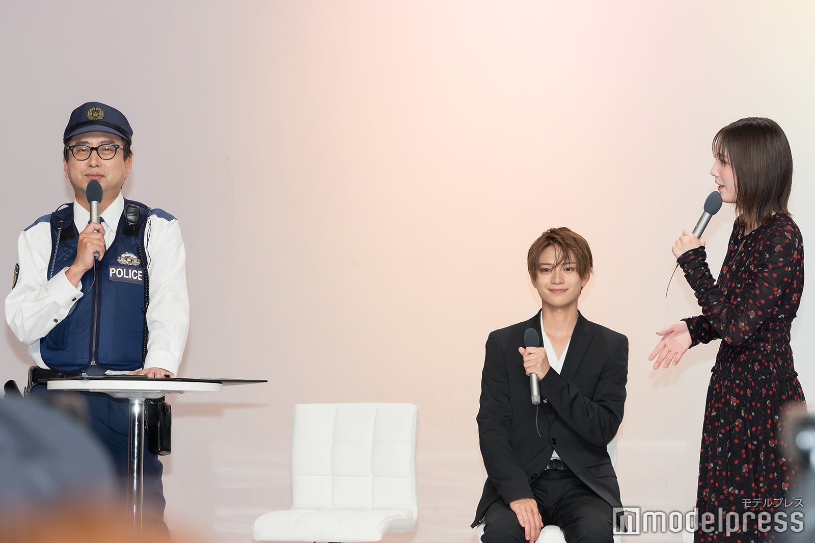 おいでやす小田、岩瀬洋志、本田翼（C）モデルプレス