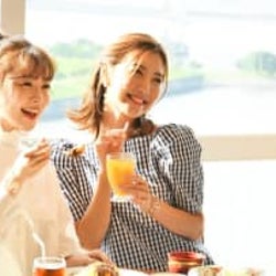 連載 動画あり フジ女性アナカレンダー21 三上真奈 小澤陽子アナ モデルプレス
