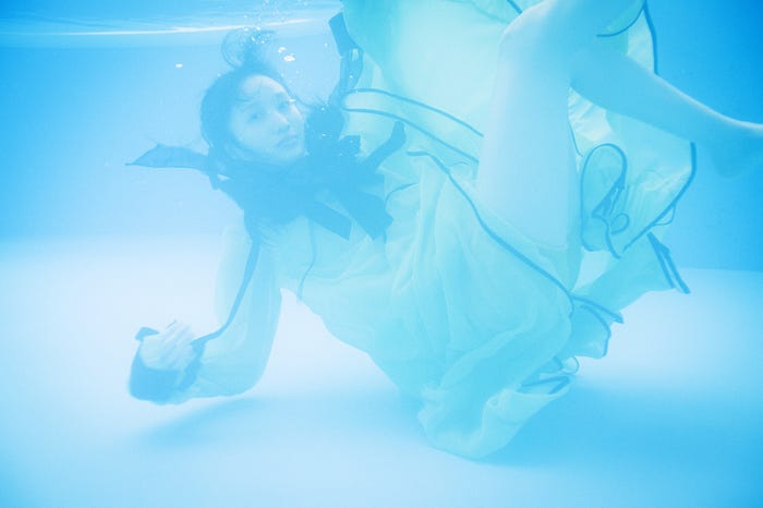 『ももいろクローバーZ 百田夏菜子フォト&スタイルブック えくぼは恋の落とし穴 Anniversary30』より/提供画像