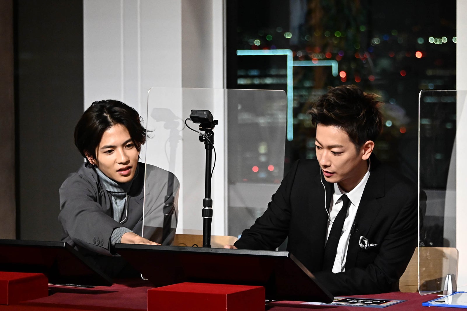 志尊淳、佐藤健（C）TBS