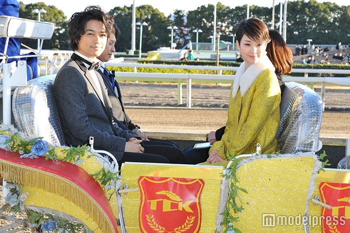 斎藤工、剛力彩芽(C)モデルプレス