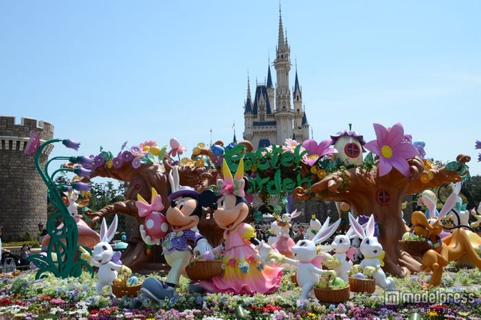 中央のデコレーション(正面)