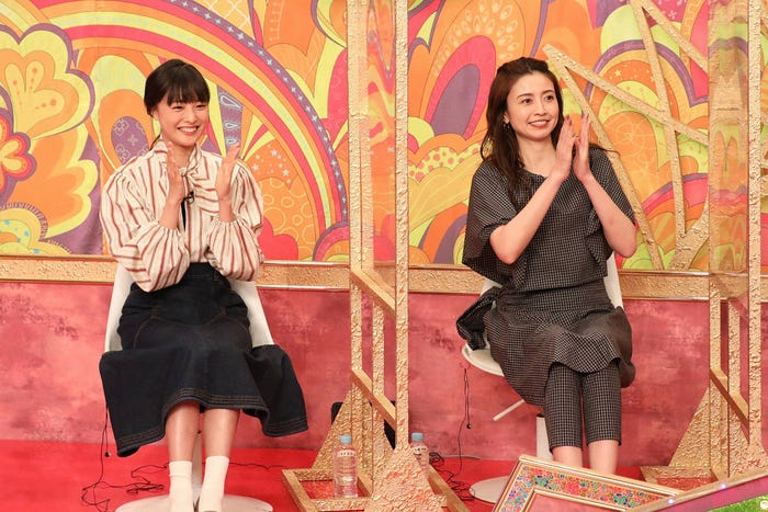 (左から)大友花恋、片瀬那奈(C)フジテレビ