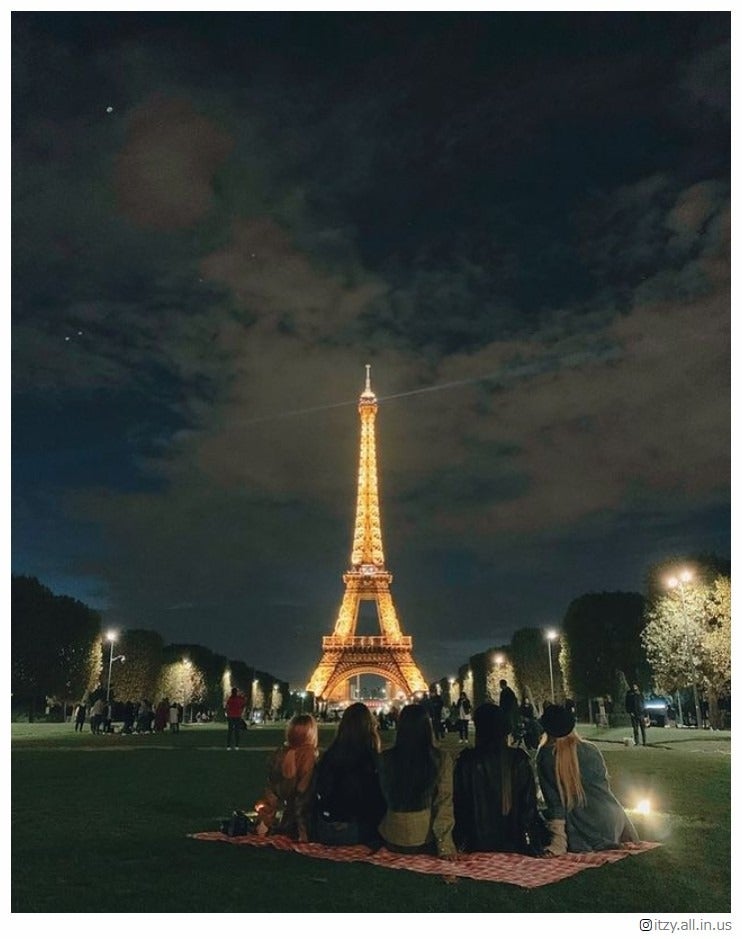 ITZY公式Instagramより