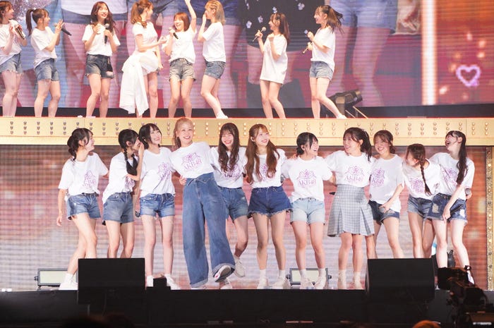 「AKB48 20th Year Live Tour 2025 in 日本武道館 〜あの頃、青春でした。これから、青春です〜」(C)AKB48