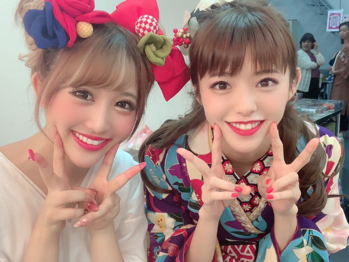 鈴木ゆうか＆伊藤桃々、「オオカミ」コンビのWピース2ショットに絶賛の声