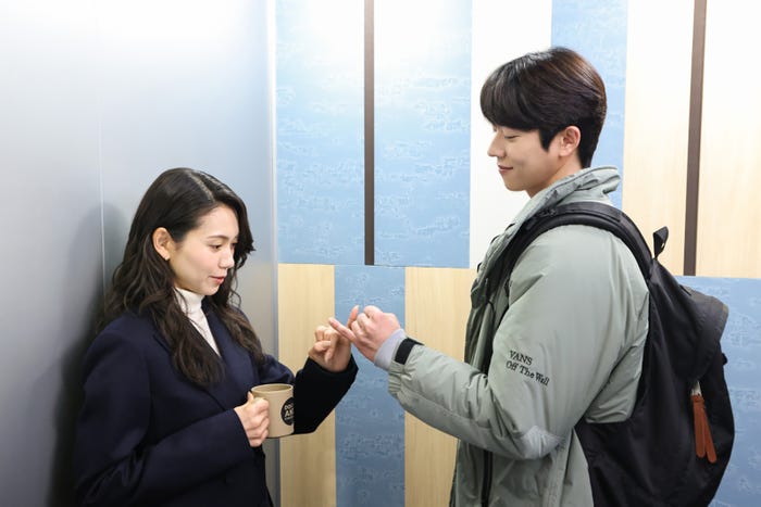 二階堂ふみ&チェ・ジョンヒョプ(C)TBS