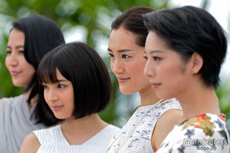 （左から）長澤まさみ、広瀬すず、綾瀬はるか、夏帆