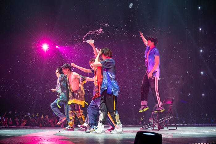 超特急(写真:米山三郎、深野輝美、山下陽子)