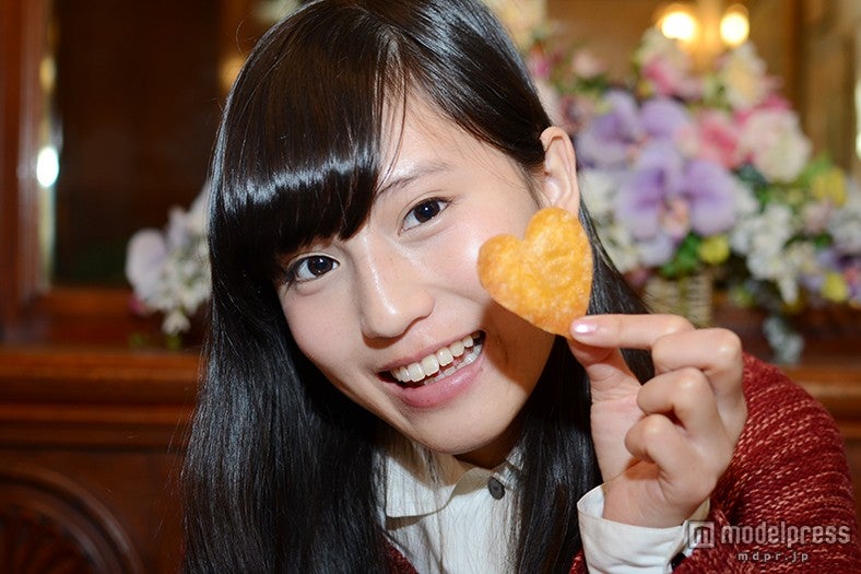 ハート型のチップス／モデル：矢内美麻理