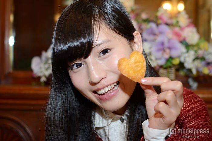 ハート型のチップス/モデル:矢内美麻理