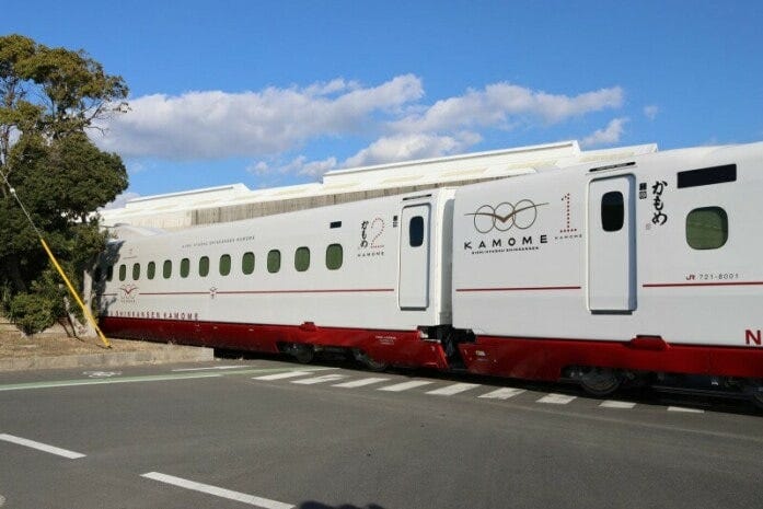 1号車後部と2号車の様子