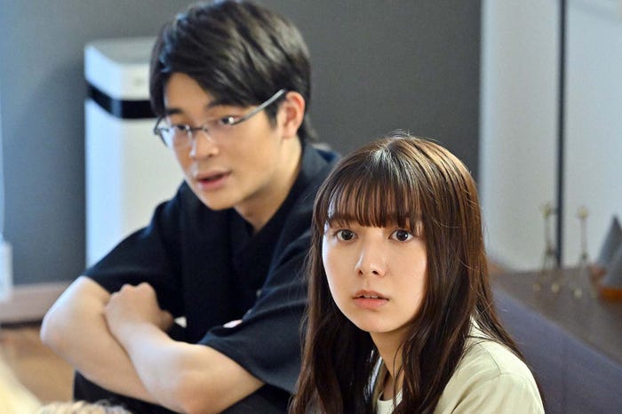 井之脇海、上白石萌歌「ペンディングトレイン―8時23分、明日 君と」最終話より(C)TBS