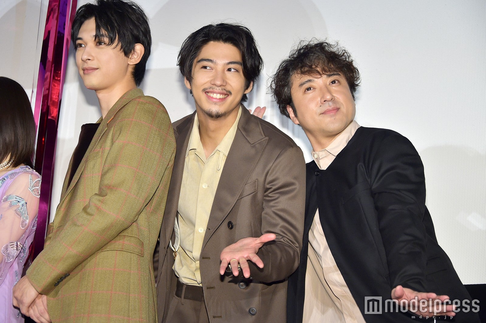 吉沢亮、賀来ポン太（賢人）、ムロツヨシ（C）モデルプレス
