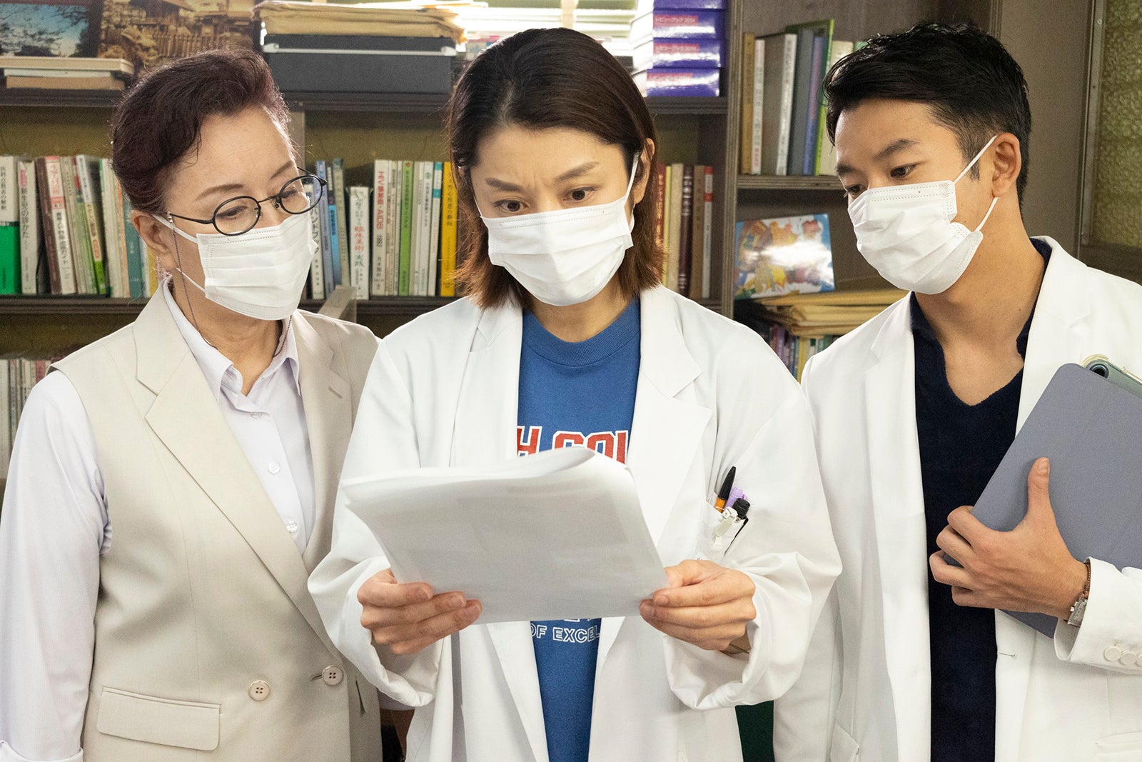 高畑淳子、小池栄子、仲野太賀「新宿野戦病院」最終話より（C）フジテレビ