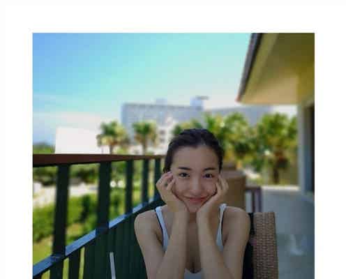 板野友美、すっぴん&胸元あらわなナチュラルショットに反響