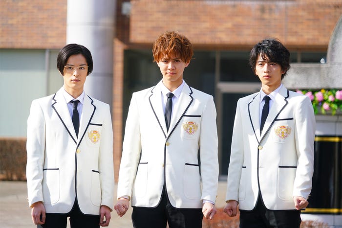 塩野瑛久、片寄涼太、飯島寛騎(C)「PRINCE OF LEGEND」製作委員会