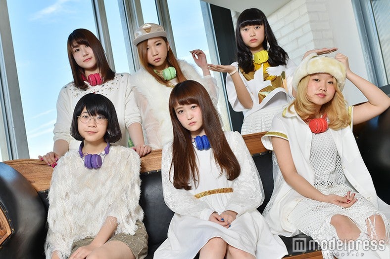 Little Glee Monster（左上から）かれん、MAYU、アサヒ（左下から）manaka、芹奈、麻珠／（C）モデルプレス