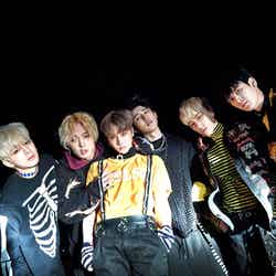  （左から）JU-NE（ジュネ）、SONG（ソン）、BOBBY（バビー）、JAY（ジェイ）、 B.I（ビーアイ）、DK（ディーケイ）、CHAN（チャン）（提供写真）