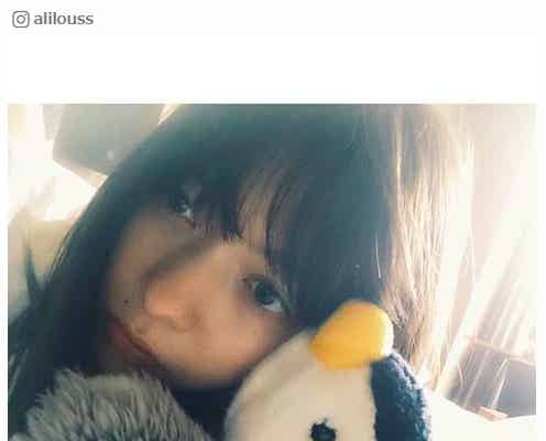 八木アリサ“寝ぼけたどすっぴん”公開 「コンタクトもなし」に驚きの声