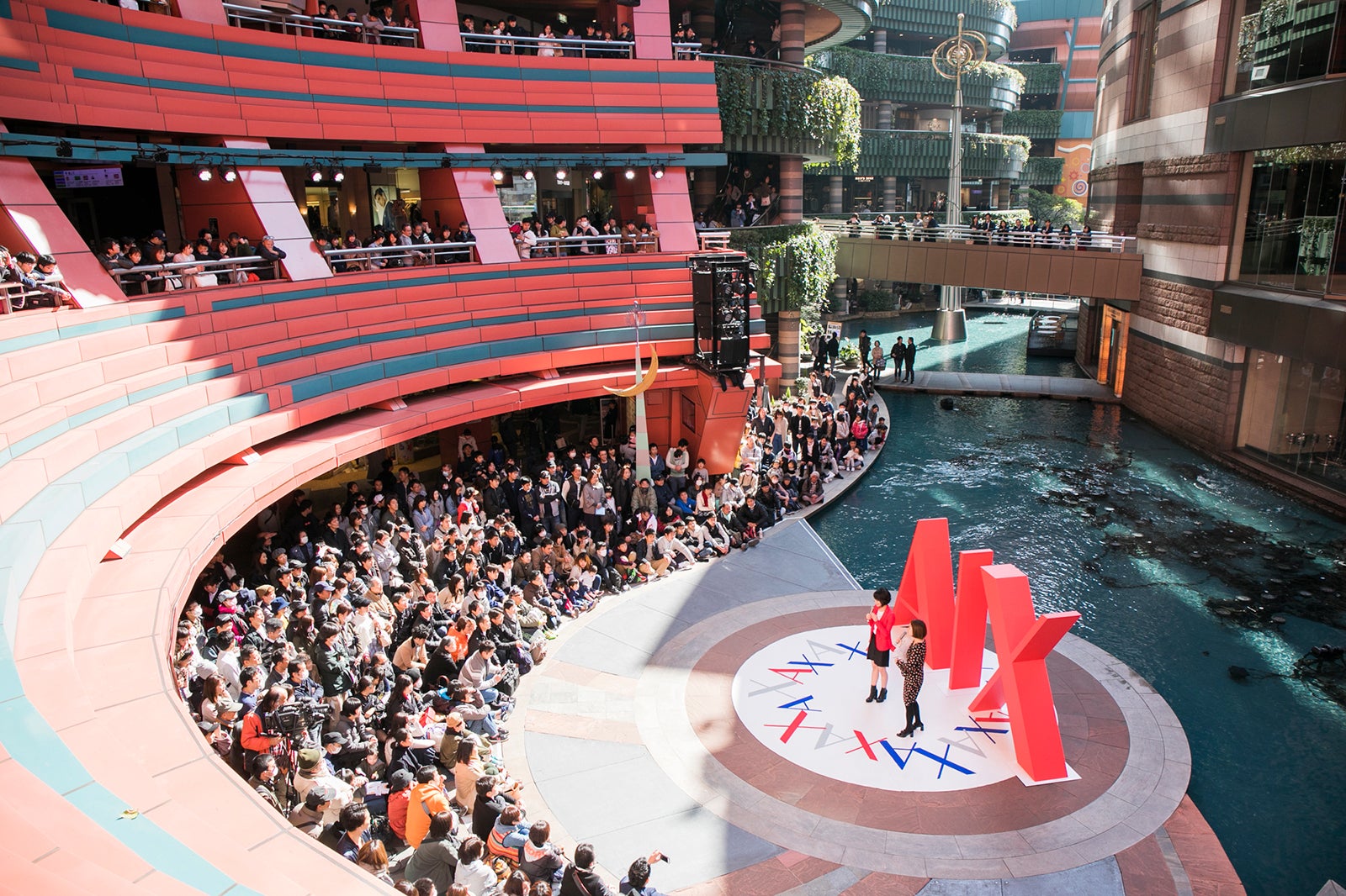 大勢のファンが詰めかけた会場 （提供画像）