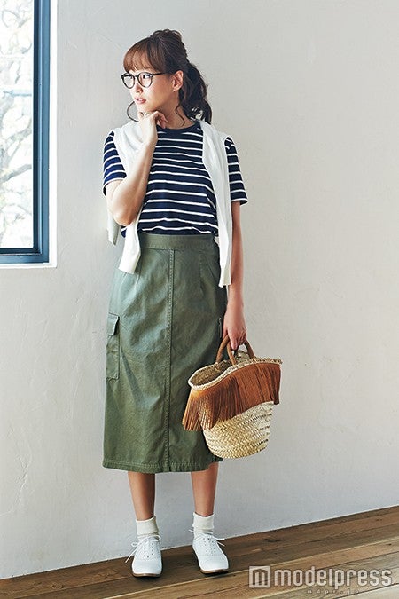 タイトスカート（画像提供：セブン＆アイ出版）