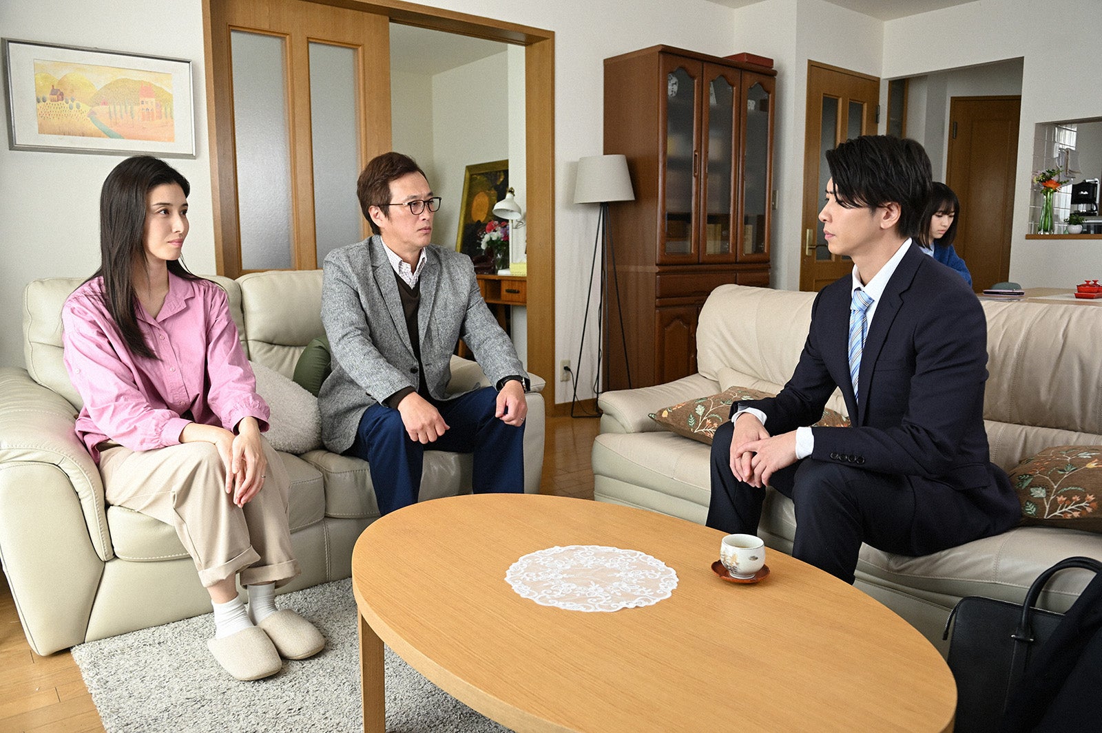 橋本マナミ、大鶴義丹、山下智久「正直不動産2」第8話（C）NHK