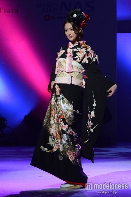 モデルガールズの滝元吏紗